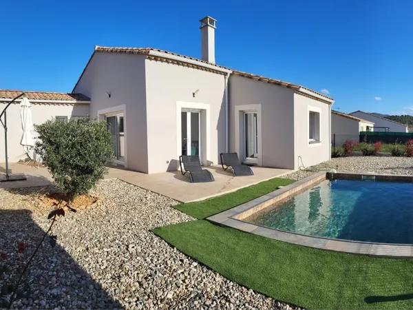 Maison neuve meublée avec piscine - cadre calme proche Béziers