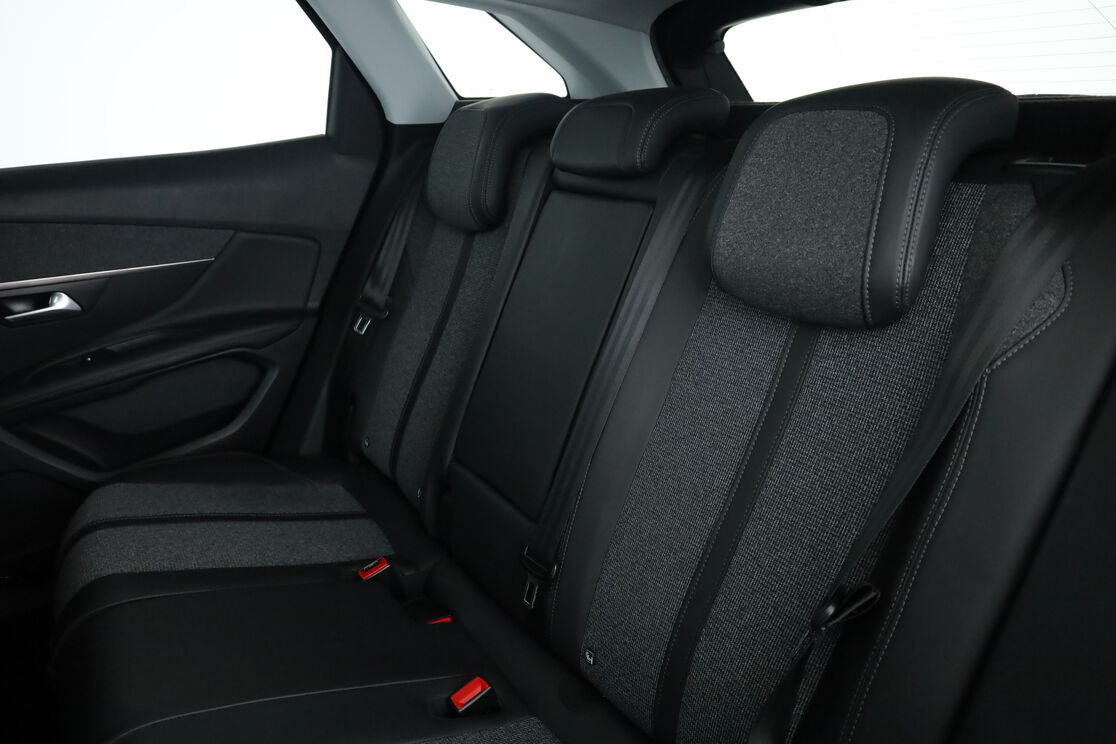 Peugeot 3008 1.6 Blue-HDi Allure Business EAT6 — photo 13