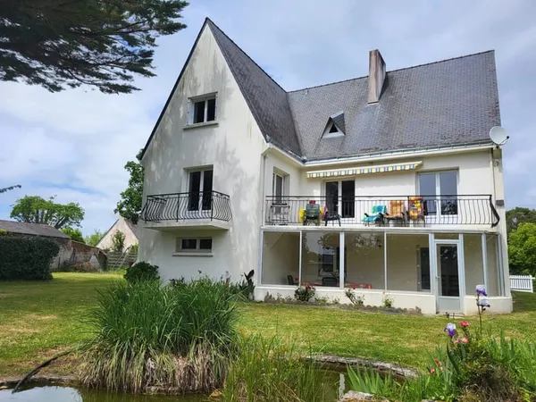 Grande maison familiale avec du potentiel