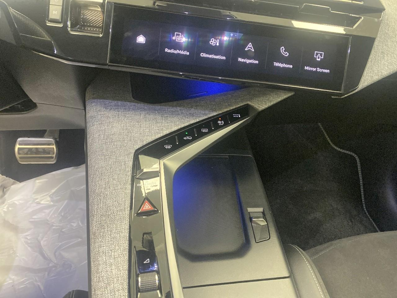 Peugeot 3008 hybrid 136 e-dcs6 gt — photo 15