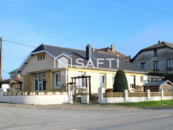 Maison 5 chambres avec garage, et local commercial