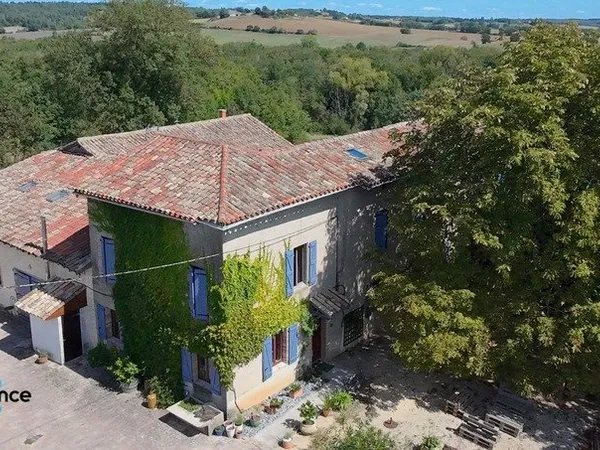 Salvagnac 81, magnifique propriété T9-T10 450 m² (dont 3 Gîtes loués), terrain de 1.6 hectares