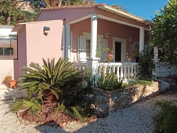 Maison avec piscine aux Sablettes