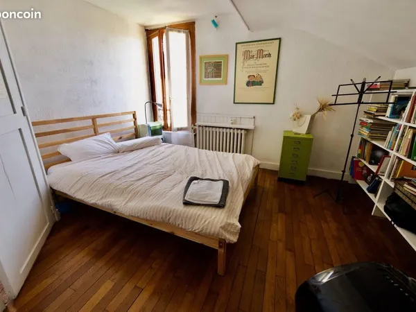 Chambre meublée à louer dans une maison avec jardin à Montesson