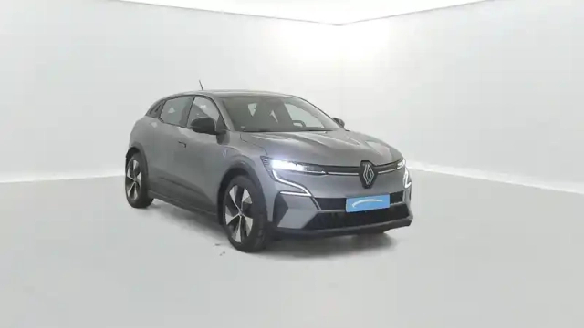 Renault Megane e-tech ev60 220 ch super charge — photo 22