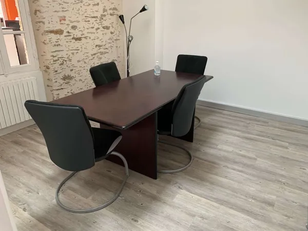 Bureaux 8 pièces 142 m²