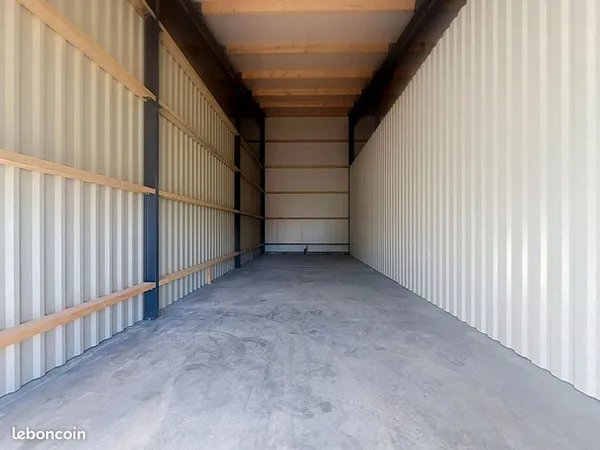Parking/box 54 m² CHASNAIS