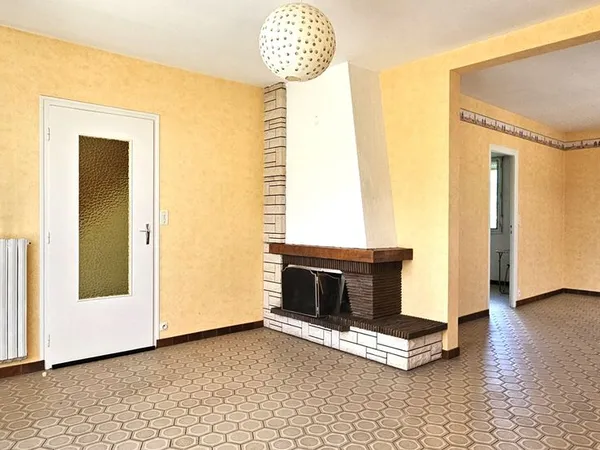 Maison 81 m² avec potentiel d'environ 130 m² habitables - sous-sol complet