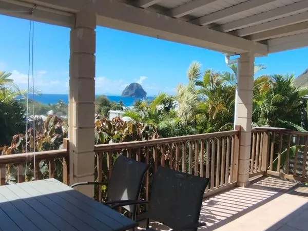 Maison F2 vue mer et rocher à 300 M de la plage