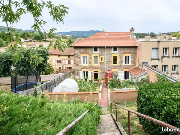 Maison de village 8 pièces 212 m²