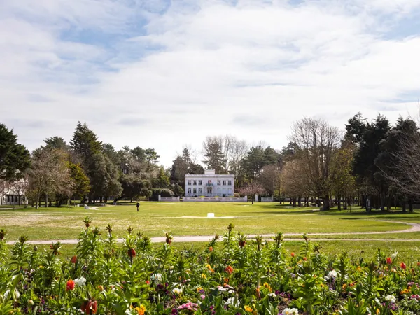 Villa authentique et emblématique - secteur hôtel de ville
