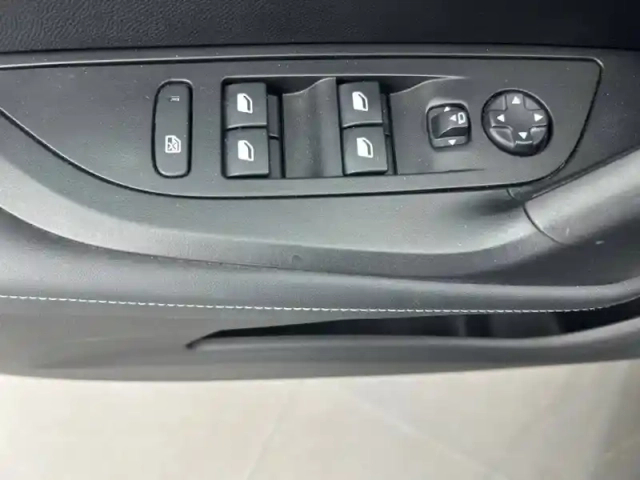Peugeot 2008 puretech 130 s&amp;s eat8 — photo 19