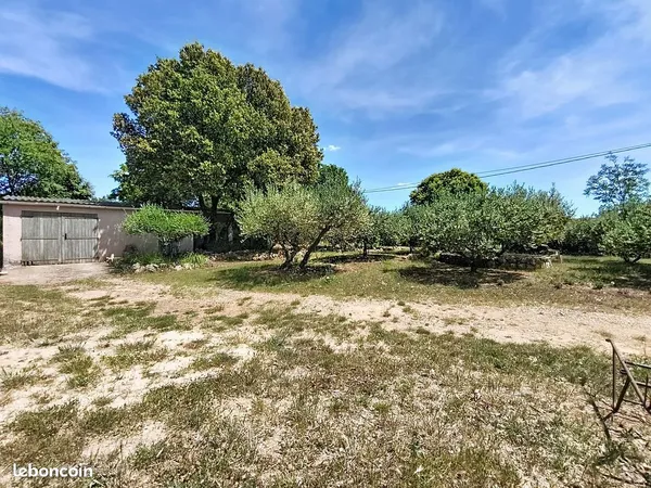 Terrain 896 m² Flassans-sur-Issole