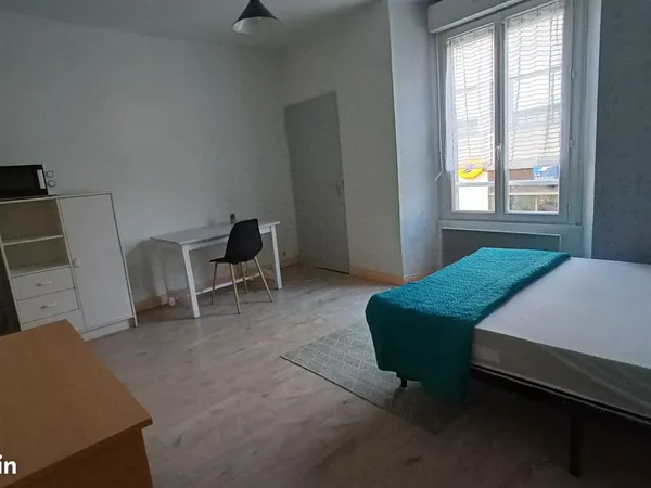 Studio Bressuire centre pour 1 étudiant