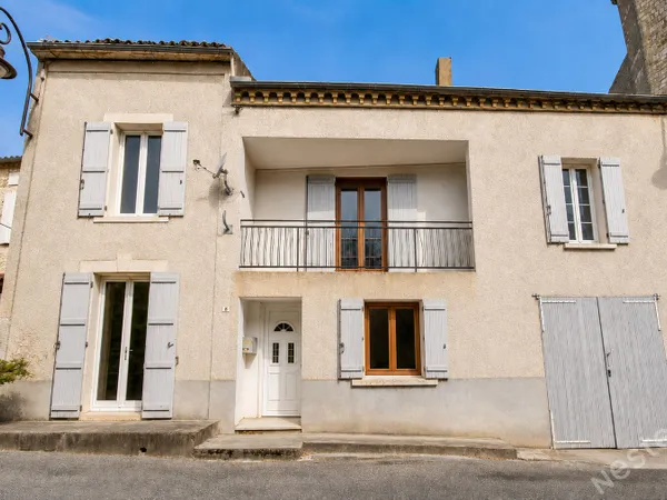 Bruch - Maison de ville de 174 m², composée de 2 salons, 3 chambres, d'une salle de jeux et d'un gar