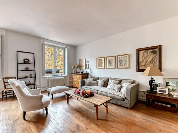 LYON 2 Quartier d'Ainay - 110 m2 : un lieu de caractère à vi