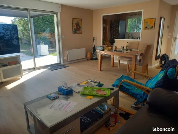 Mérignac - À louer chambre meublée avec salle de bains et wc privatifs