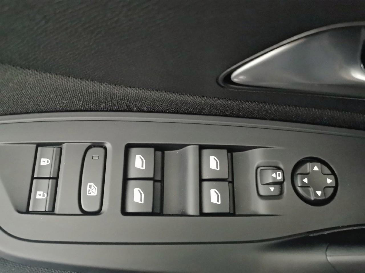 Peugeot 308 sw hybrid 145 e-dcs6 style — photo 17