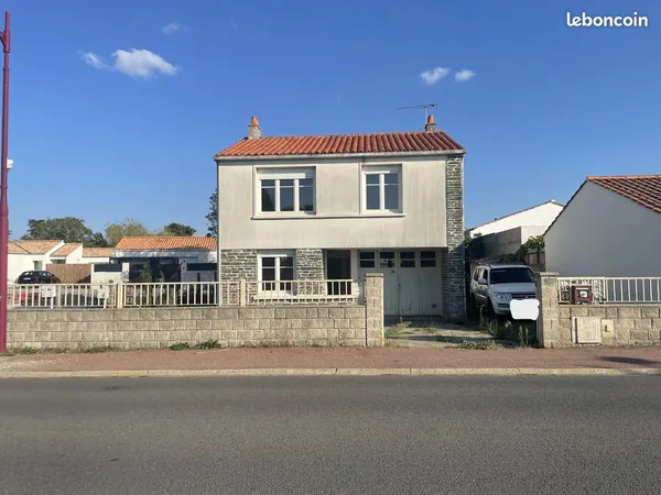 MAISON 74 m2 SUR TERRAIN CLOS DE 706 M2 PROCHE DE ST GILLES CROIX DE VIE
