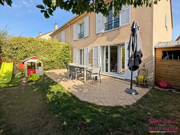 Maison avec 4 chambres à 13 min de la gare à pied