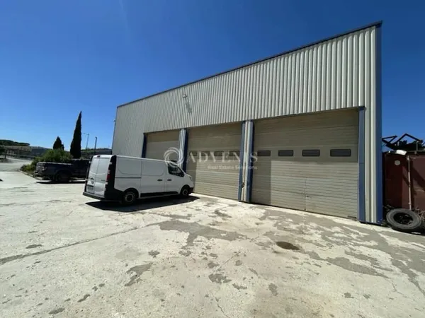 Local d'activité 10518 m²