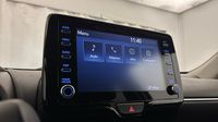 Toyota Yaris 116h Design 5p MY22 — photo 18