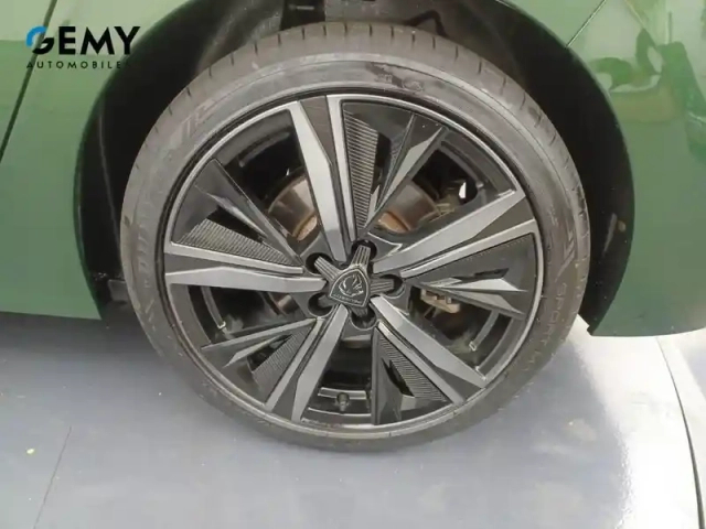 Peugeot 308 phev 225 e-eat8 — photo 11