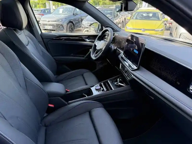 Volkswagen Tiguan 2.0 tdi 150ch dsg7 — photo 23