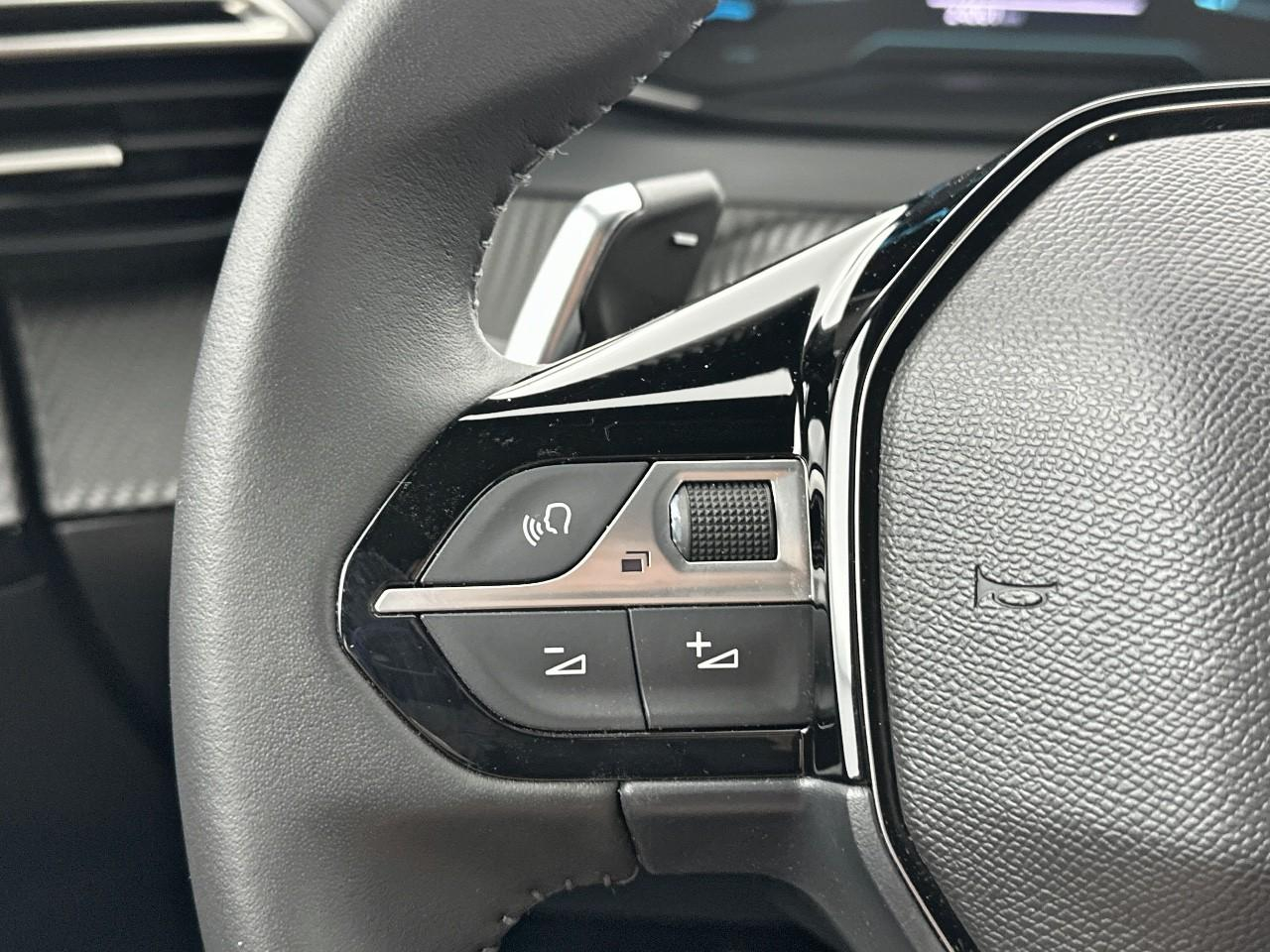 Peugeot 2008 hybrid 145 e-dcs6 style — photo 20