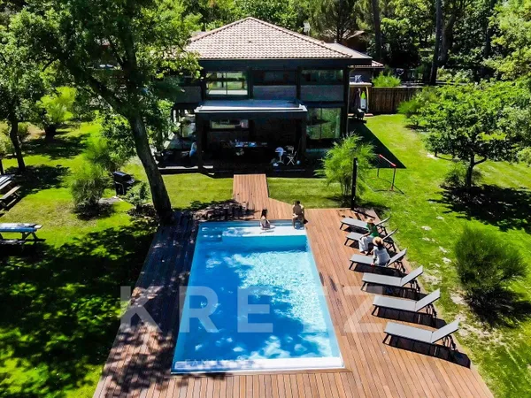Domaine d'exception avec villa, lodge et piscines à Moliets