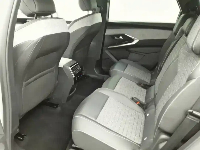 Peugeot 5008 hybrid 136 e-dcs6 — photo 12