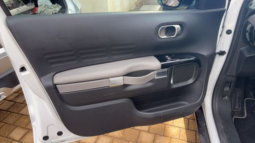 Citroen C4 Cactus 1.2 PureTech 110 - Shine – 2019 – 63776 km – Essence – Boîte Manuelle — photo 24
