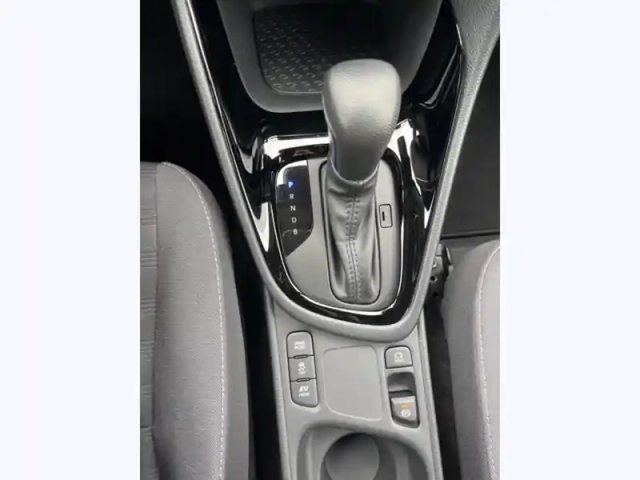 Toyota Yaris hybride 116h design — photo 14