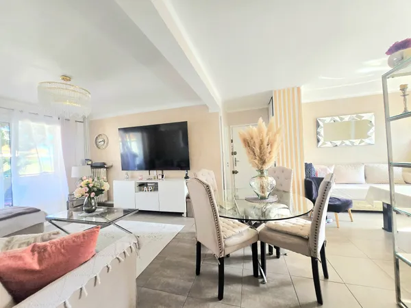 LA SEYNE SUR MER - APPARTEMENT TYPE 3/4 AVEC PLACE DE PARKIN