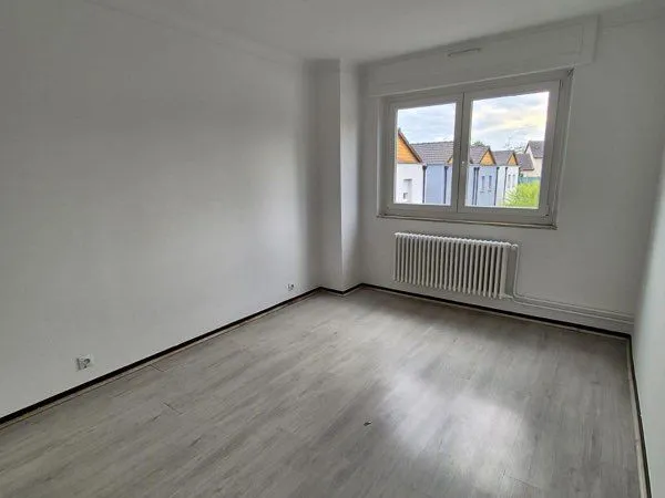 Appartement 130 m² - 4 pièces + bureau - 1 250 /mois