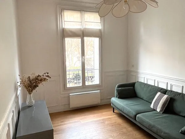 Appartement 2 pièces - Clichy - charme de l'ancien rénové avec goût