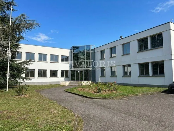 Local d'activité 2300 m²