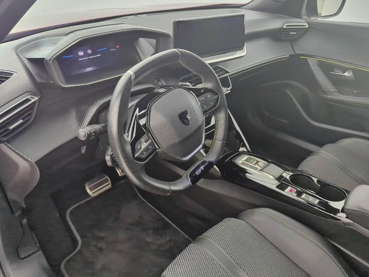 Peugeot 2008 puretech 130 s&s eat8 gt — photo 14