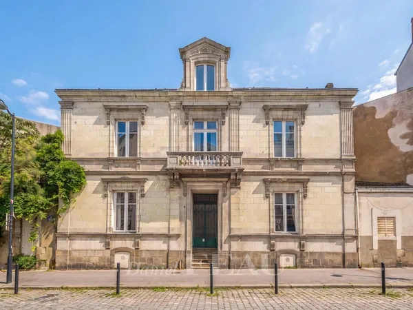 Vends hôtel particulier - 290 m² - 10 pièces, 6 chambres - Nantes 44000