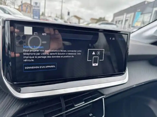 Peugeot 208 hybrid 110 ch e-dcs6 — photo 38