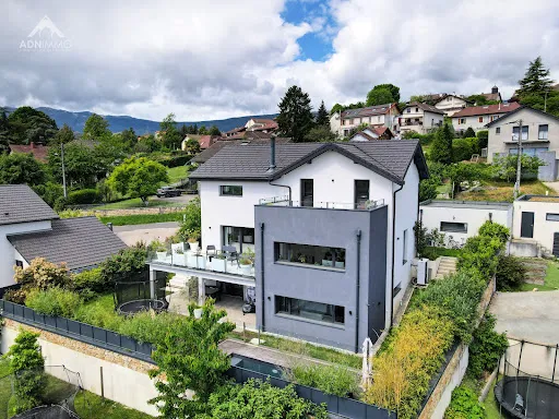 Maison 7 pièces 240 m²