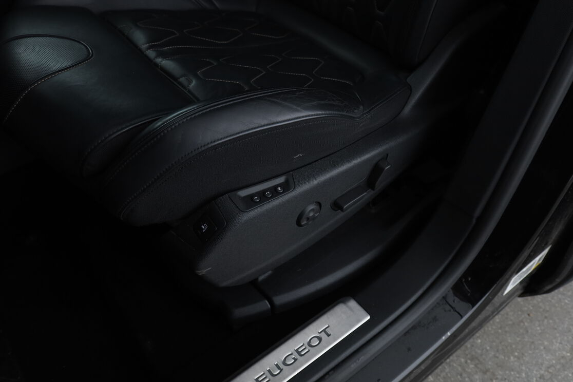 Peugeot 3008 1.5 Blue-HDi GT Line EAT8 — photo 10