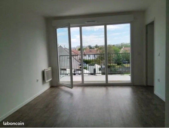 T2 récent - Dernier étage avec ascenseur, balcon et parking - Villabé