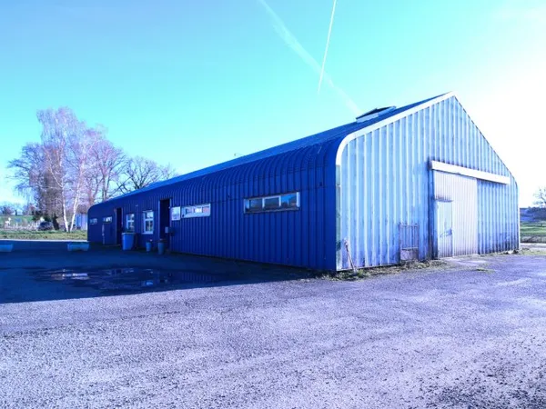 Local industriel 432 m²
