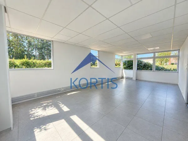 Bureau 234 m²