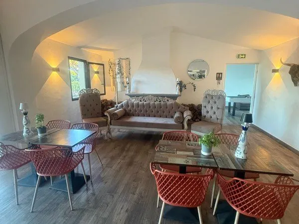 Salle des fêtes à louer sur le golf de Saint-Tropez à gassin 200 m² de salle avec cuisine équipée