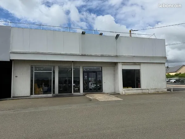 Local commercial 273 m²