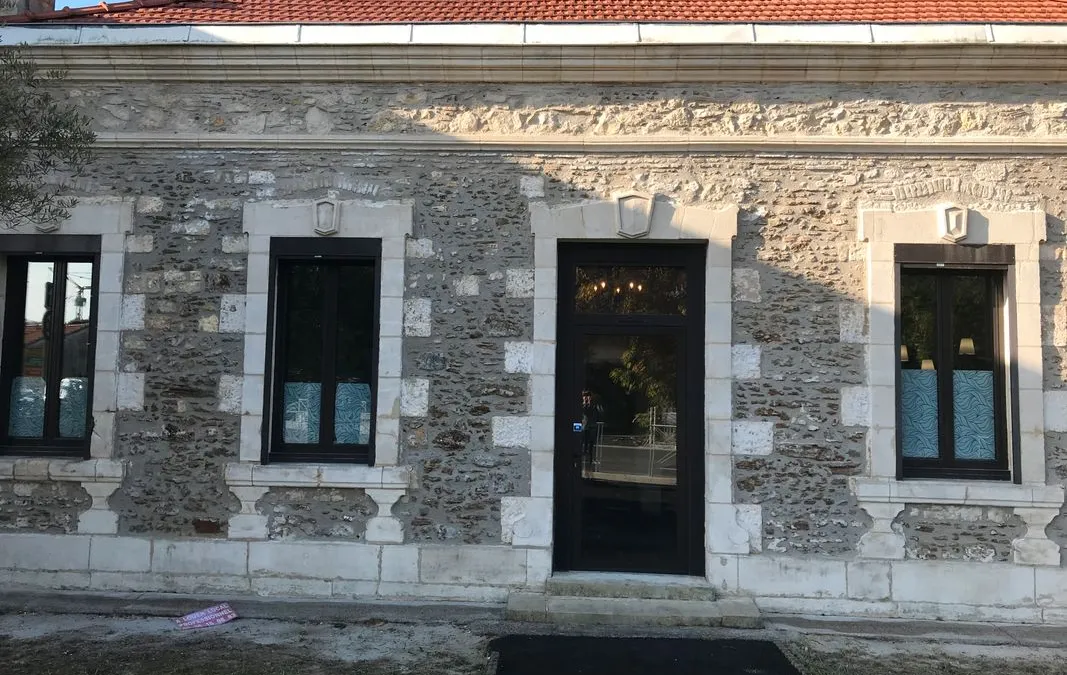Photo 1