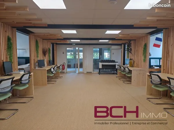 Bureaux 251 m²
