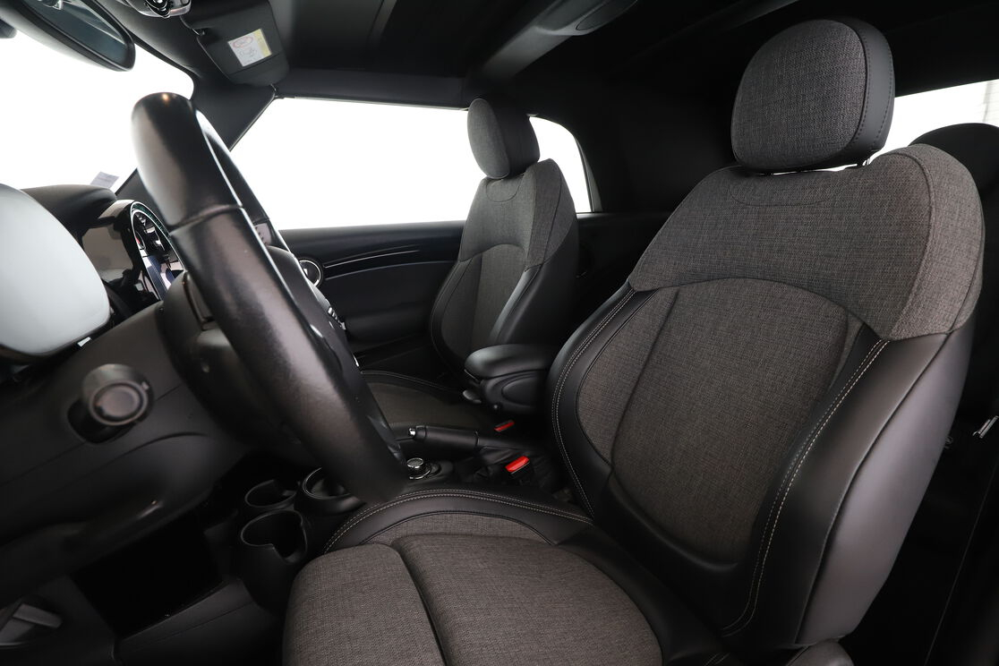 MINI Cabrio Cooper Edition Camden BVA7 — photo 9